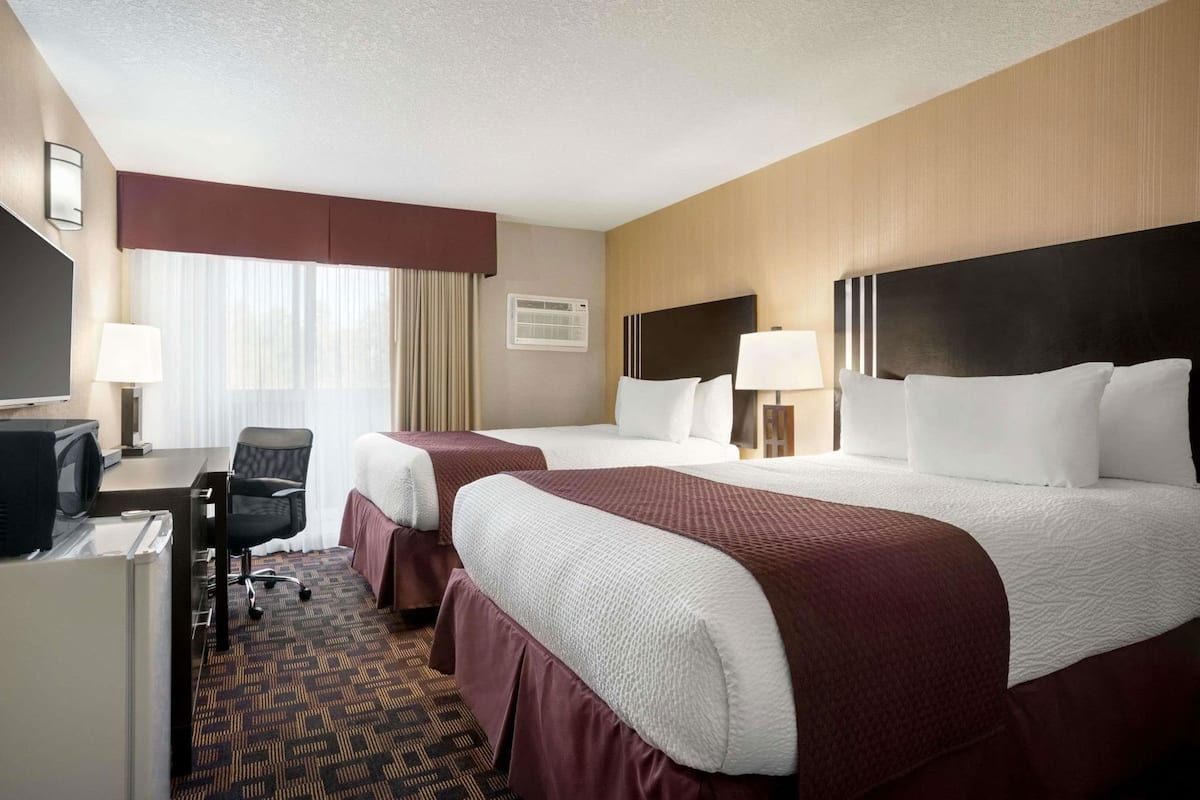 Desk, iron/ironing board, free WiFi, bed sheets