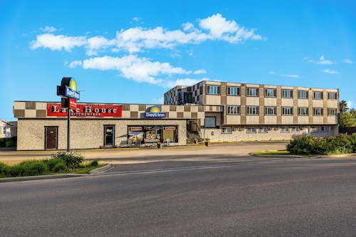 Days Inn by Wyndham Sylvan Lake