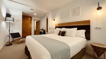 Superior Double Room, 1 Bedroom, Ground Floor | Egyptian cotton sheets, premium bedding, down comforters, minibar