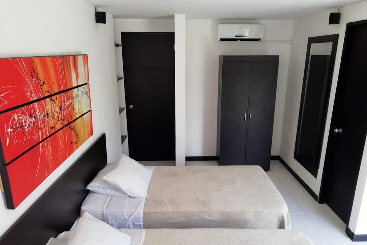 2 bedrooms, free WiFi, bed sheets
