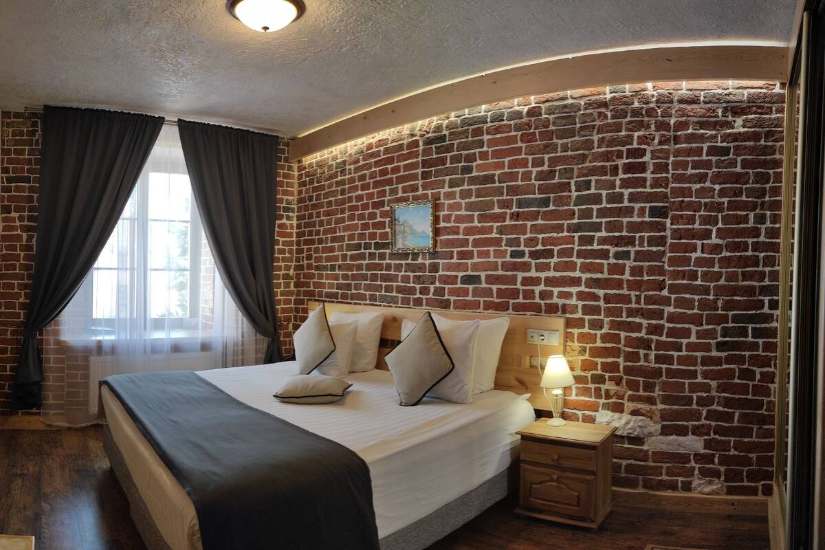 Junior Suite | 1 bedroom, in-room safe, individually decorated, individually furnished