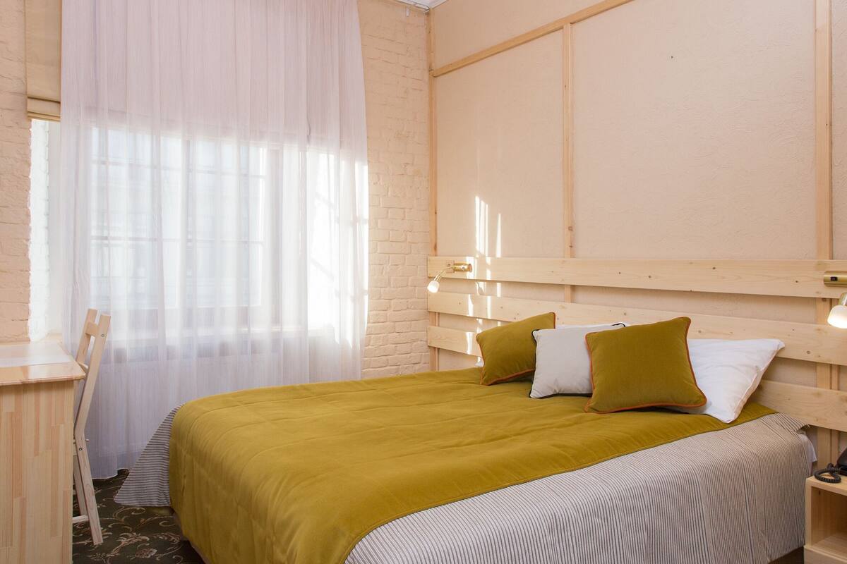Standard Room | 1 bedroom, in-room safe, individually decorated, individually furnished