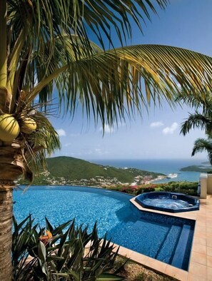 Alberca al aire libre 