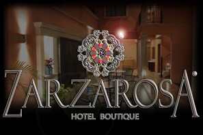 Front of property - Zarzarosa Hotel Boutique (Querétaro)
