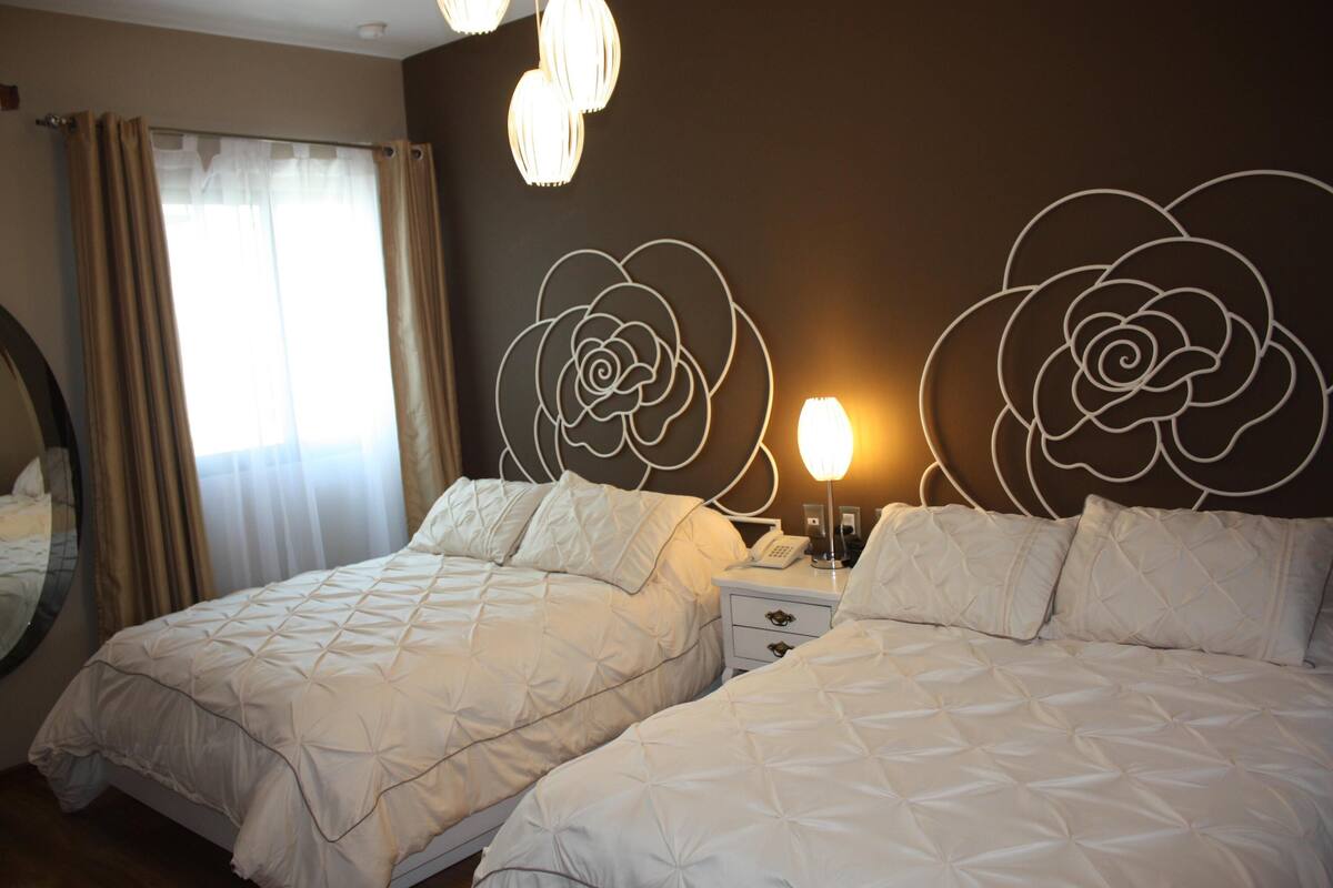 Premium bedding, in-room safe, desk, laptop workspace