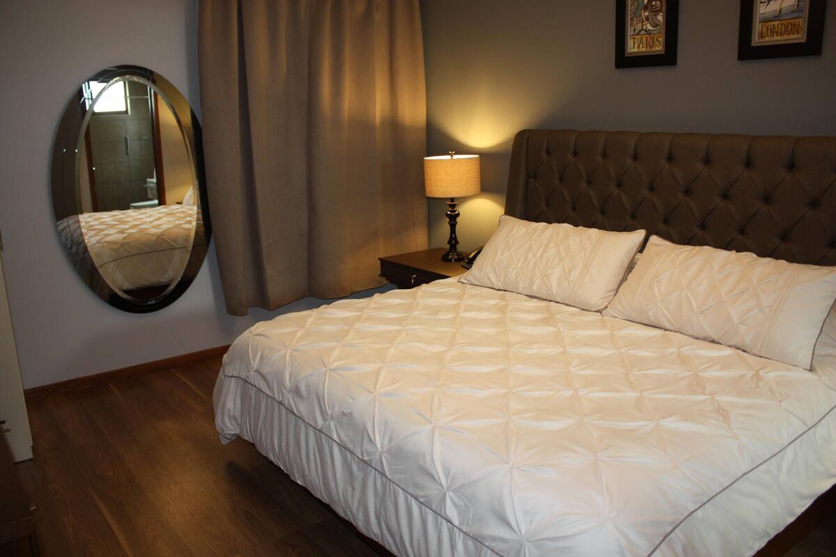 Premium bedding, in-room safe, desk, laptop workspace