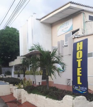 واجهة المنشأة