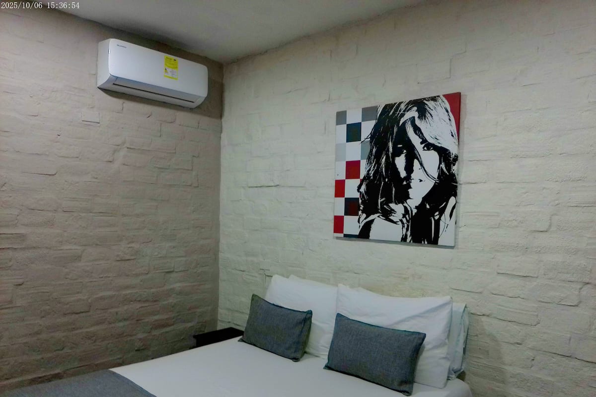 Executive Room | Free WiFi