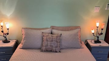 Căn hộ Deluxe, 1 phòng ngủ, hiên | 1 phòng ngủ, bộ trải giường bằng vải cotton Ai Cập, nệm có lớp đệm bông