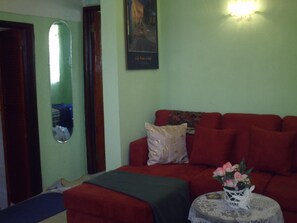 1 bedroom, Egyptian cotton sheets, in-room safe, individually decorated - LeMarida Suites (Speightstown)