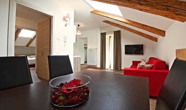 Presidential Apartment, 2 Bedrooms, Balcony, Mountain View (Attic) | Living room