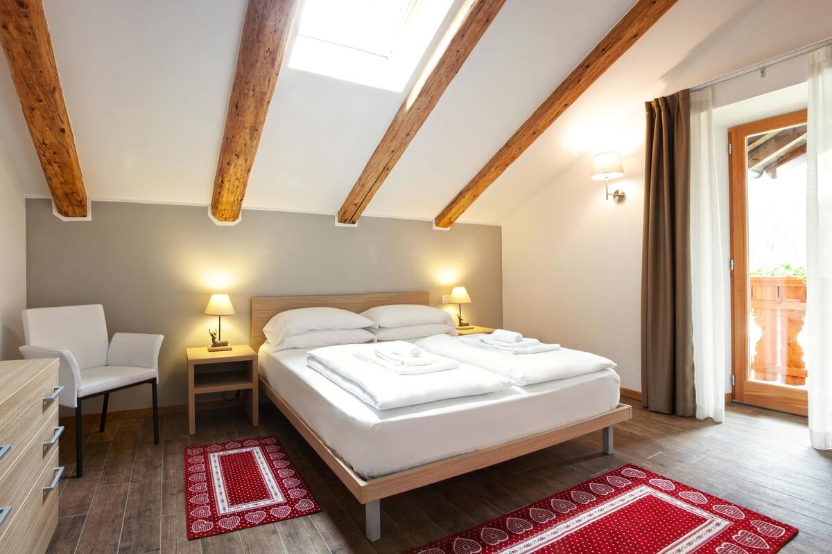 Departamento presidencial, 2 habitaciones, balcón, vista a la montaña (Attic) | Caja de seguridad en la habitación, insonorización y cunas gratuitas 