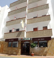 Fachada de la propiedad