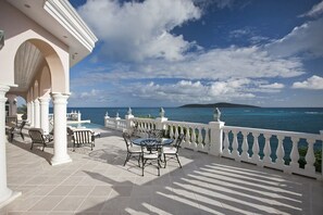 Vila Mewah, 5 kamar tidur | Teras/patio