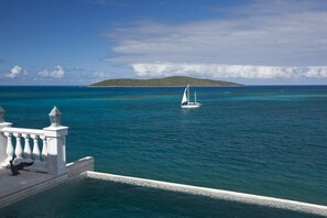 Luxury Villa, 5 Bedrooms | Infinity pool | Outdoor pool, pool umbrellas, sun loungers