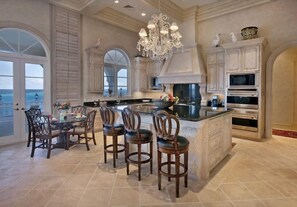 Luxury Villa, 5 Bedrooms | Private kitchen