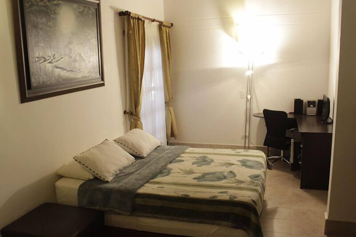 Executive Studio Suite, 1 Queen Bed | Blackout curtains, rollaway beds, free WiFi