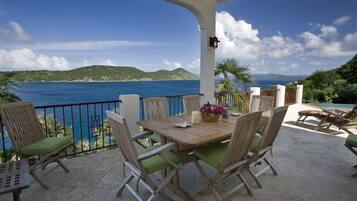 Luxury Villa, 6 Bedrooms | Terrace/patio