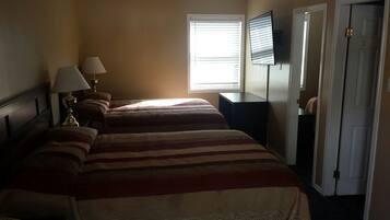 Standard Room, 2 Double Beds, Kitchen | Desk, free WiFi