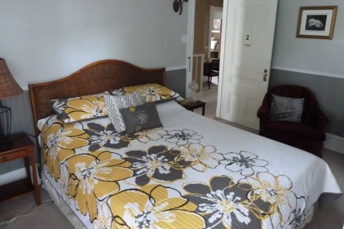 Comfort Room, 1 Queen Bed | Premium bedding, desk