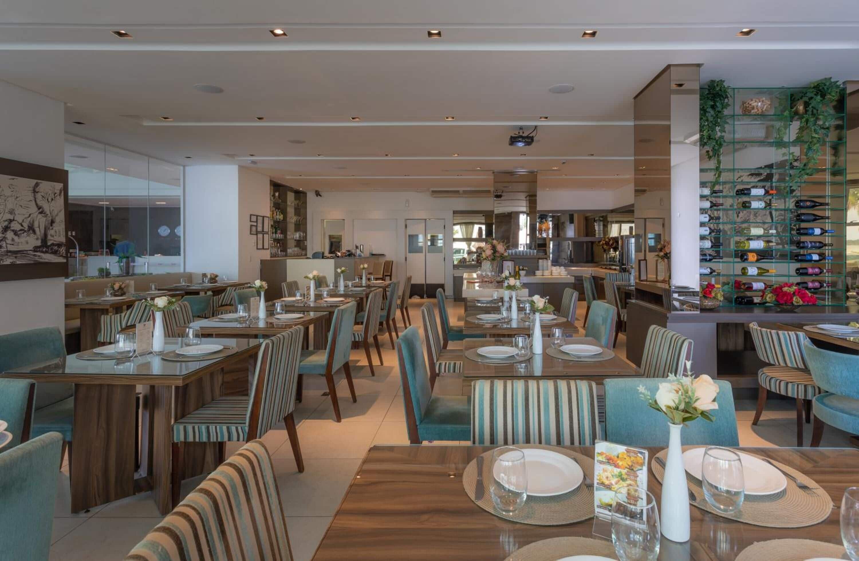 breakfast, lunch and dinner served