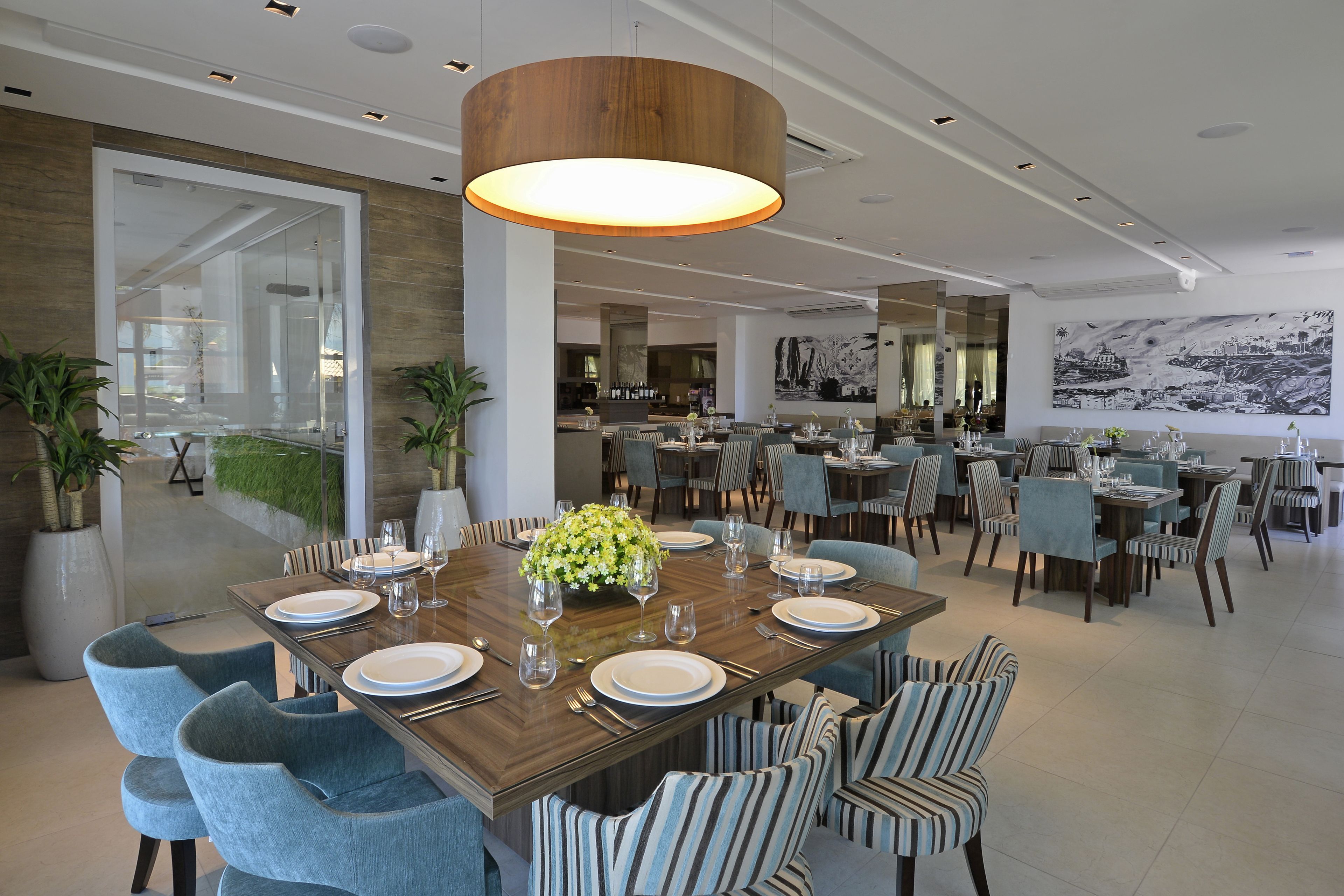 breakfast, lunch and dinner served