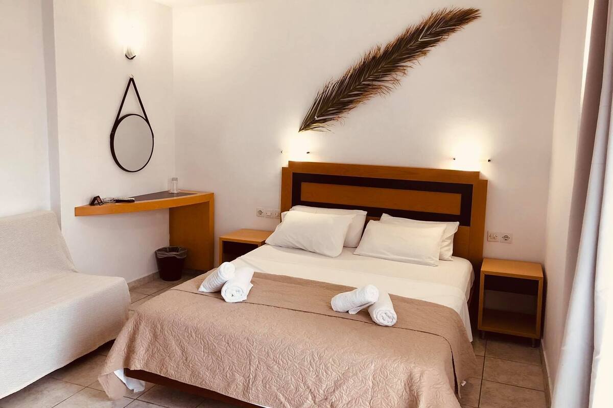 Standard Room, Sea View | In-room safe, soundproofing, iron/ironing board (on request)
