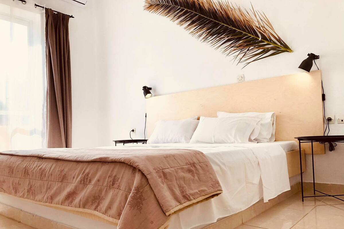 Standard Room | In-room safe, soundproofing, iron/ironing board (on request)