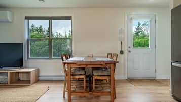 Chaumière exécutive | Repas dans la chambre