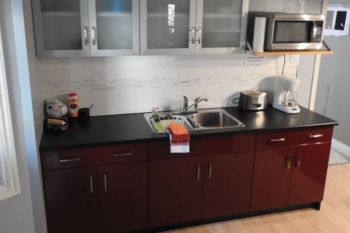 apartment, 2 bedrooms, hot tub, mountain view | private kitchenette | fridge, microwave, coffee/tea maker, toaster