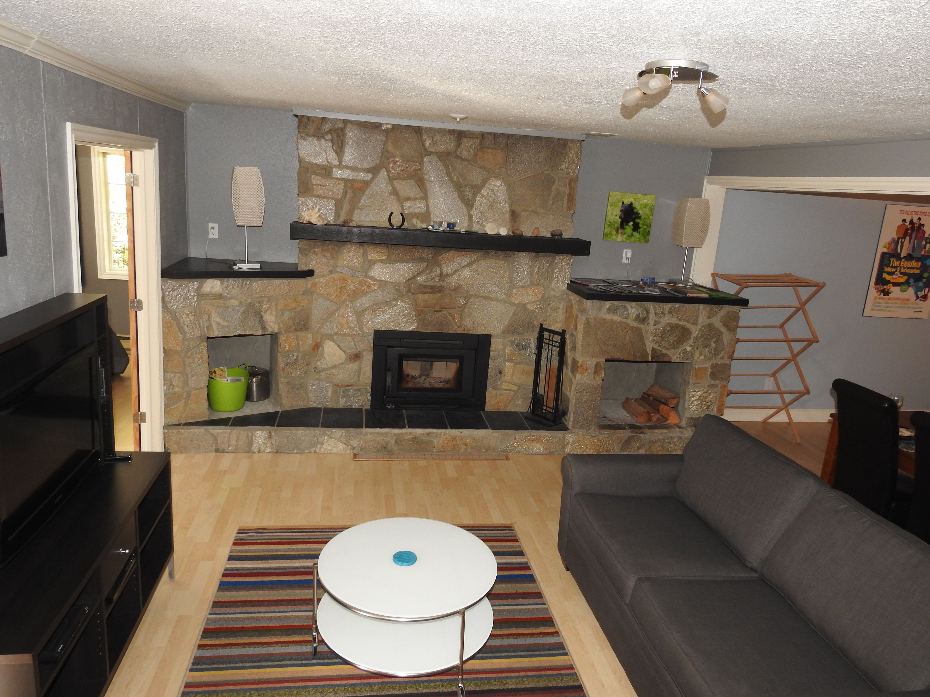 apartment, 2 bedrooms, hot tub, mountain view | living room | flat-screen tv, fireplace