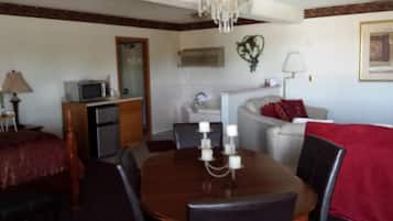 Habitación individual presidencial | Escritorio, wifi gratis, ropa de cama