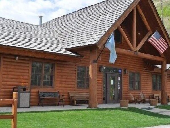 Exterior - Whistler Gulch Campground (Deadwood)