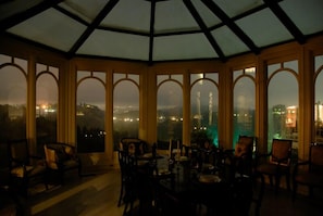 Luxury House (7 Bedrooms) | In-room dining