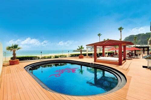 Sayan Terrace Hotel & Resort