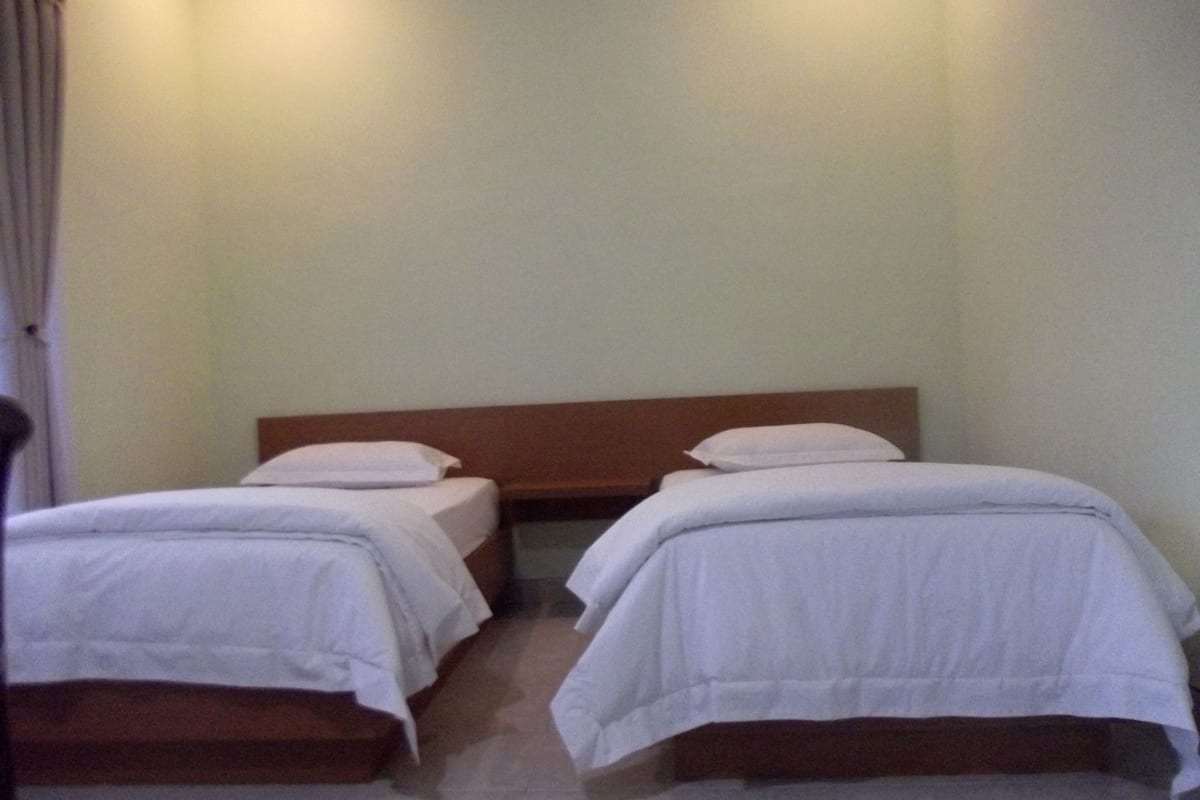 deluxe double or twin room | desk, soundproofing