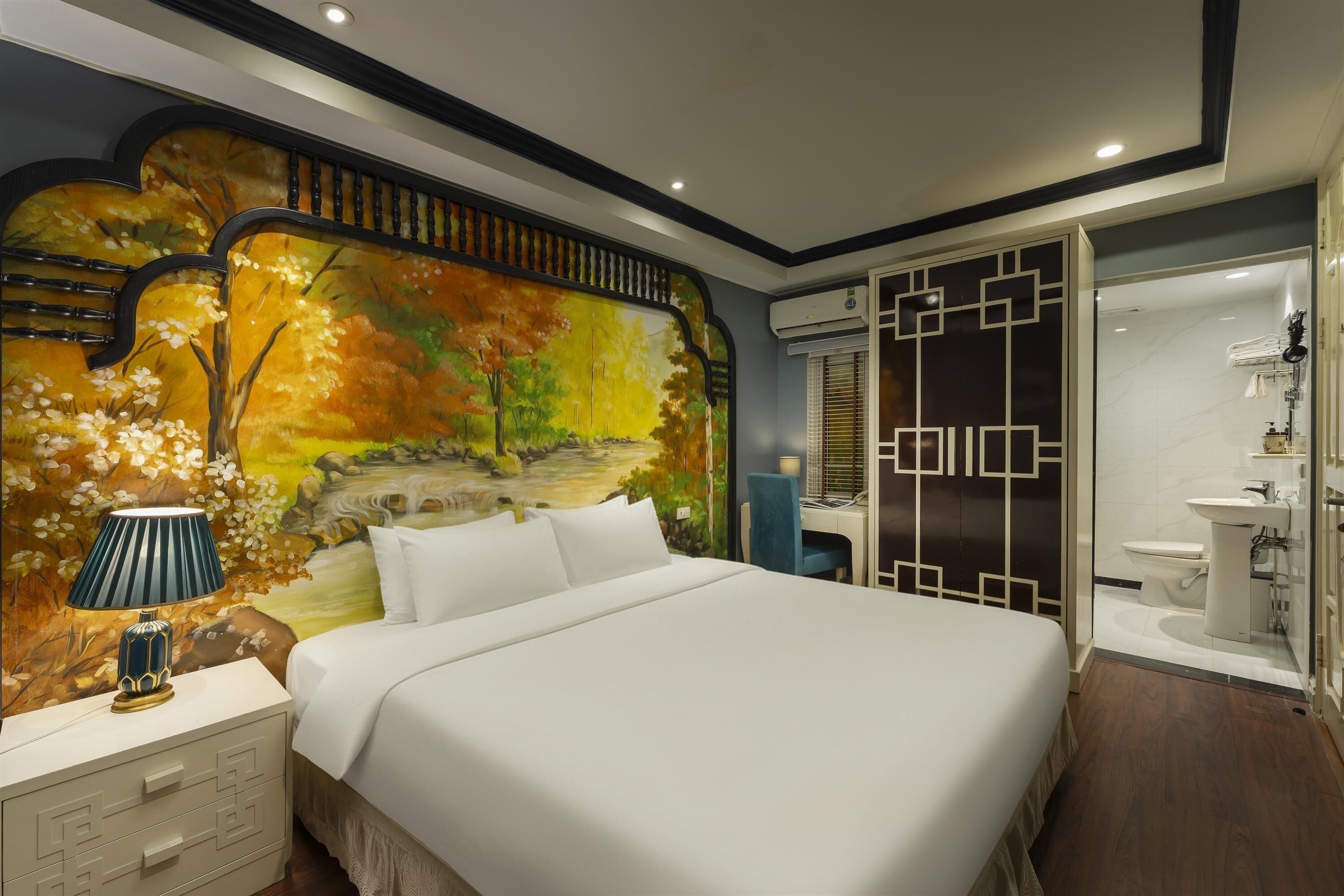 Superior dubbelrum eller tvåbäddsrum | Minibar, värdeförvaringsskåp på rummet, skrivbord och ljudisolering