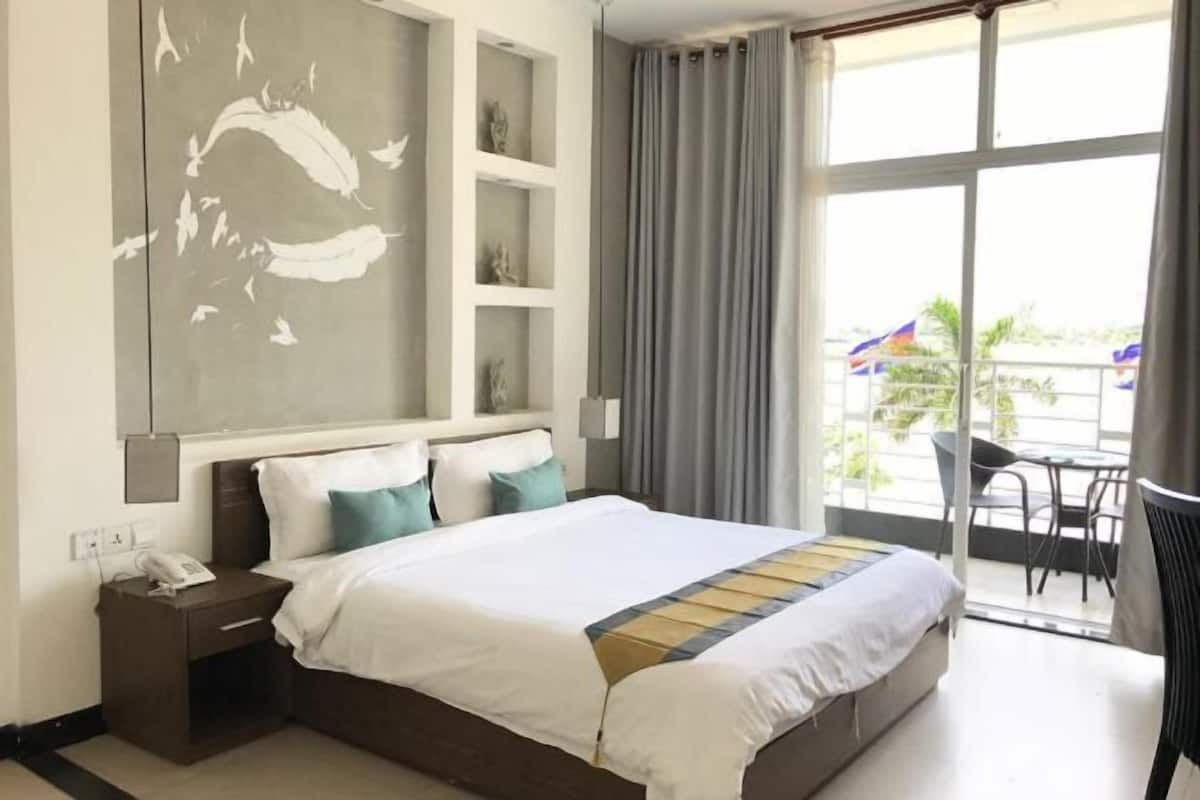 1 Schlafzimmer, Minibar, Zimmersafe, laptopgeeigneter Arbeitsplatz