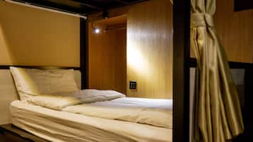 ๊ณต์ฉ ๋๋ฏธํ ๋ฆฌ, ๋จ์ฑ ์ ์ฉ, ๊ณต์ฉ ์์ค (No guarantee in the same dormitory) | ๊ฐ์ค ๋ด ๊ธ๊ณ , ๋ฌด๋ฃ WiFi