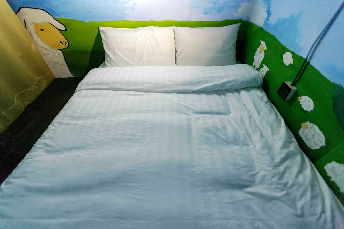 Shared Dormitory, Mixed Dorm (1 Double Bed) | In-room safe, free WiFi