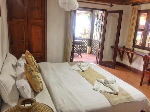 Deluxe Double Room | Sábanas de algodón egipcio, escritorio y wifi gratis 