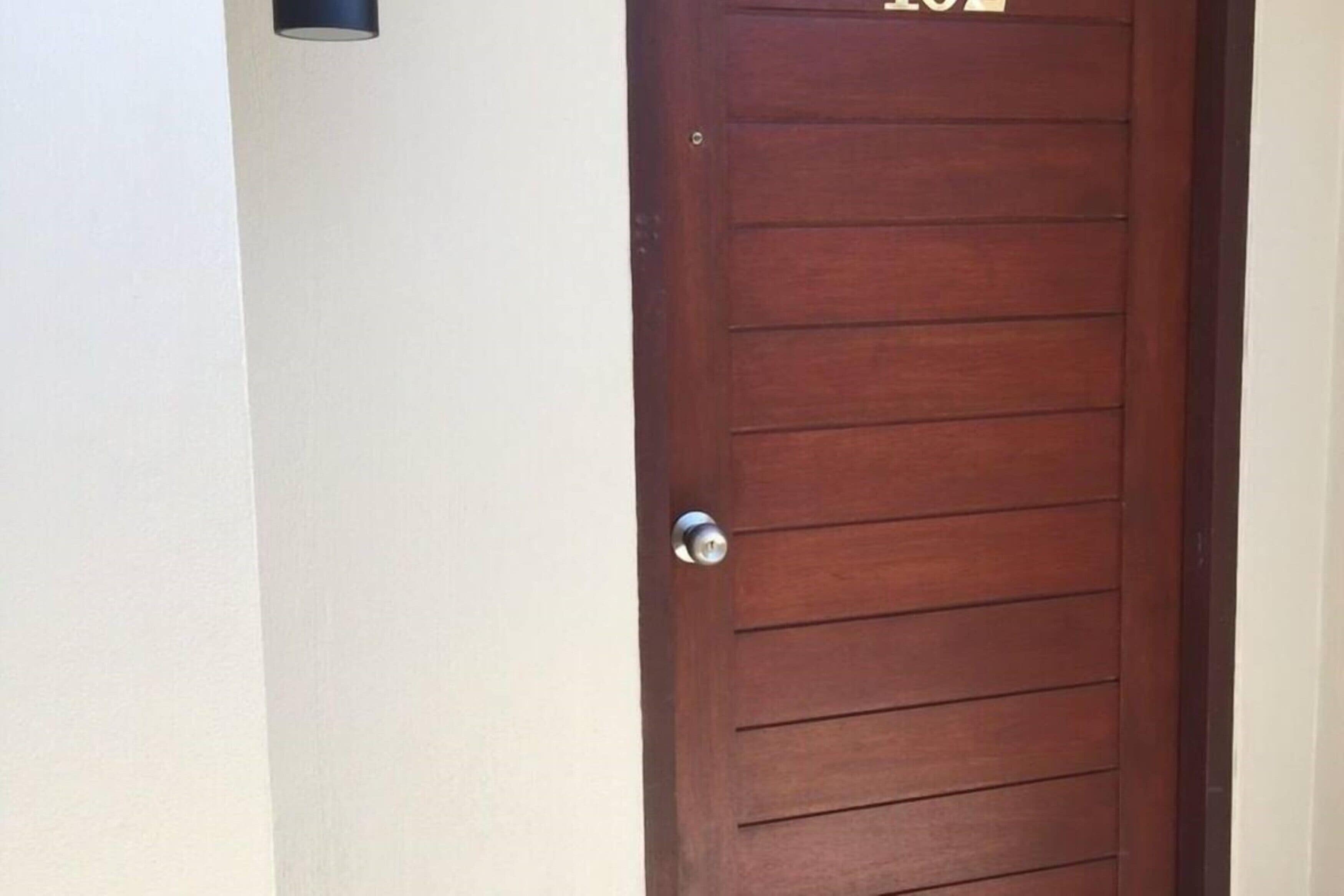 1 bedroom, desk, free wifi, bed sheets