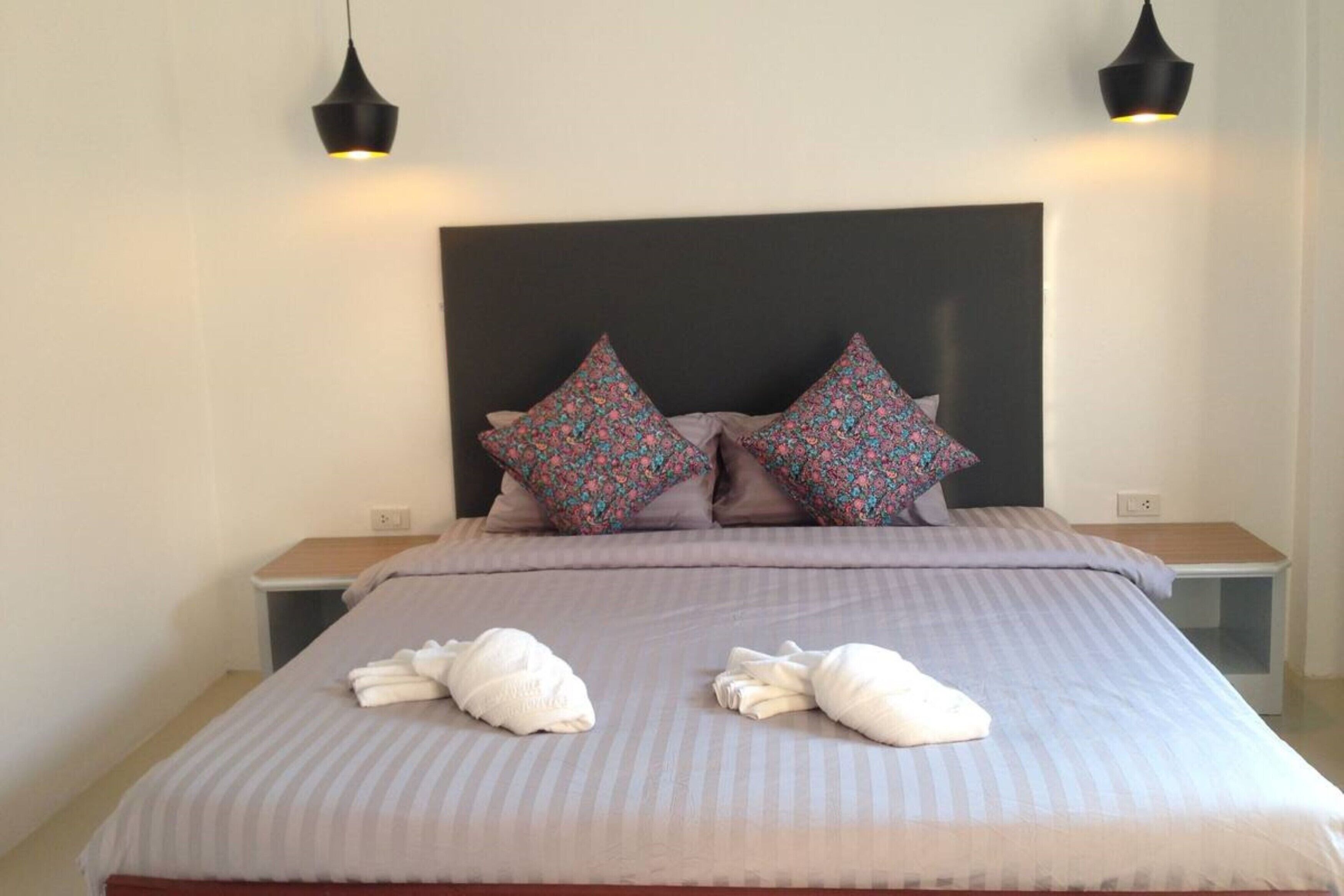 double room, private bathroom | 1 bedroom, desk, free wifi, bed sheets