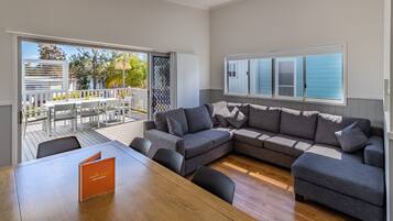 3 Bedroom Superior Villa | Living area