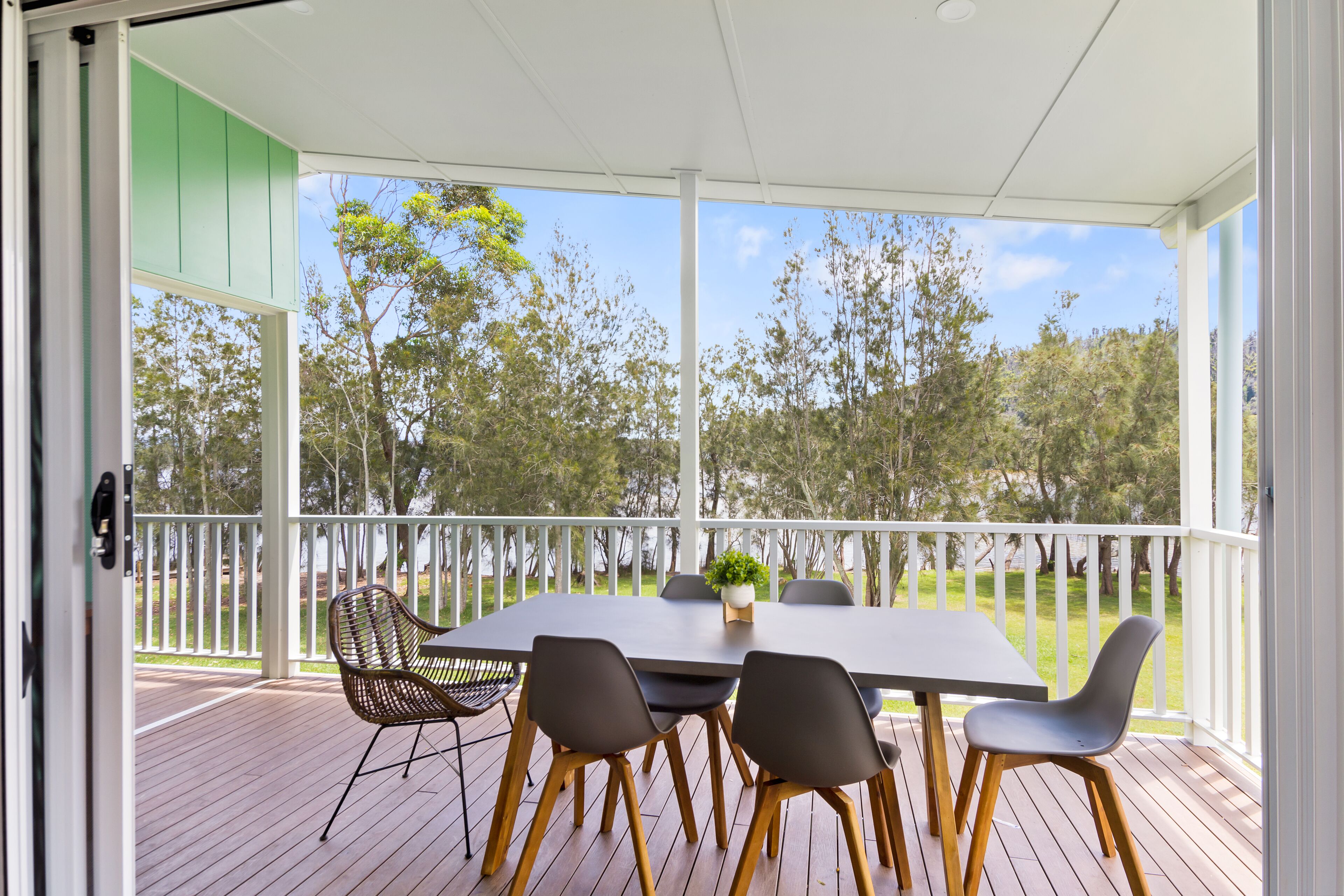 Lakeview Luxury Villa | Terrace/patio