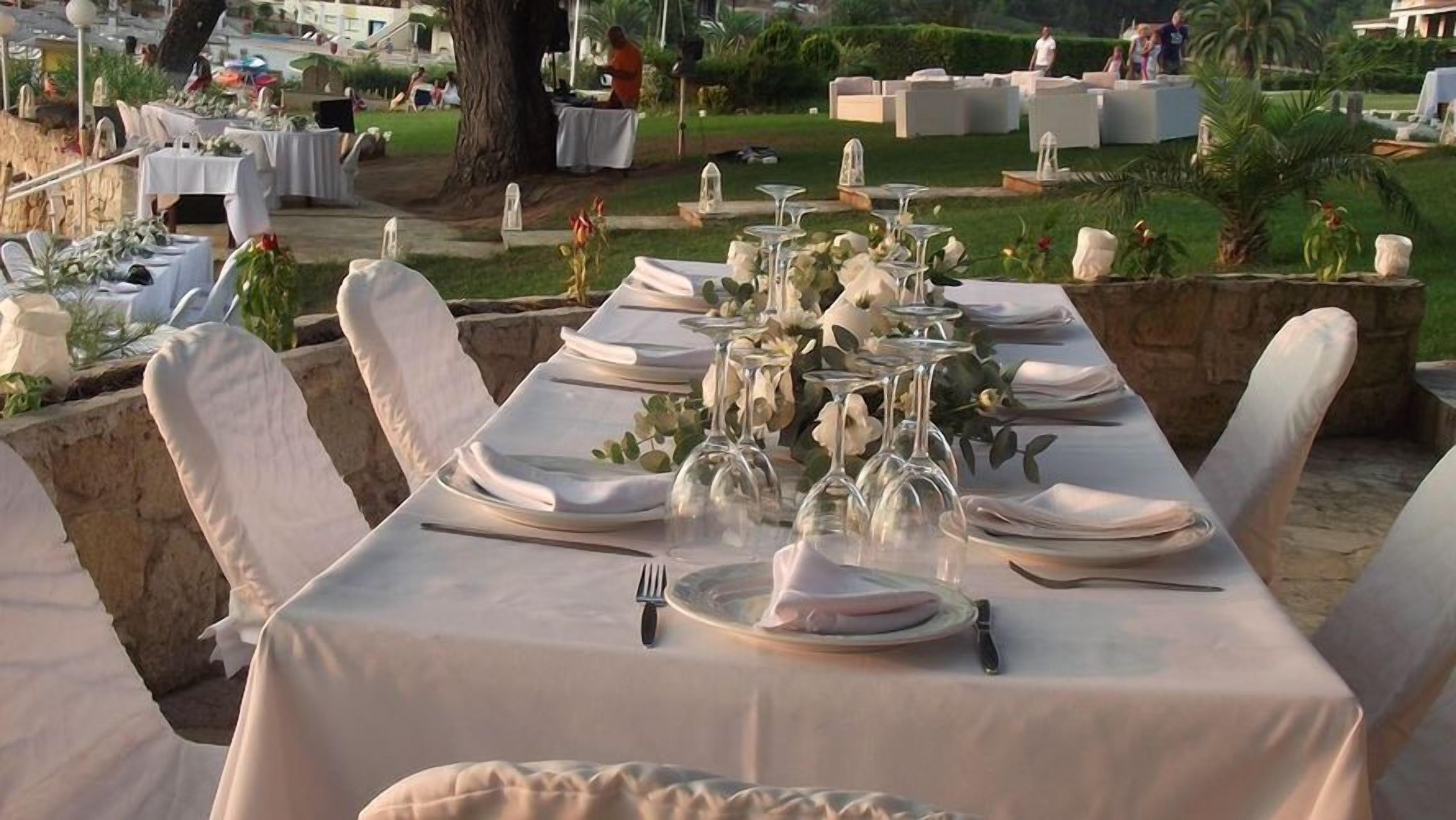 outdoor banquet area