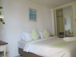 Standard Room | In-room safe, free WiFi - Pius Place (Pattaya)