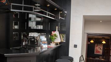 Bar (in der Unterkunft)