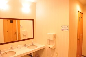 Gratis toiletartikelen, pantoffels, handdoeken