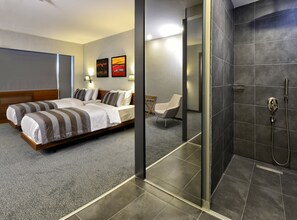 Habitación estándar con 1 cama matrimonial o 2 individuales | Ropa de cama de alta calidad y minibar 